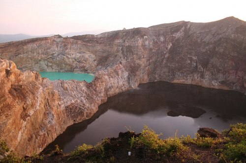 Келимуту – трёхцветные озёра в Индонезии. 7CRxOlwqJC0