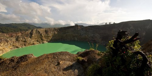 Келимуту – трёхцветные озёра в Индонезии. DMEqwgcNmpY